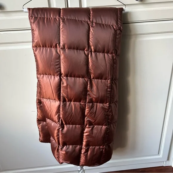 Eddie Bauer Packable Luxury Down Throw - Copper 50x60 - Picture 3 of 7